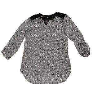 NWT Zac and Rachel Black and White Zigzag Women's Top - size small